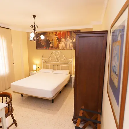 Colón Hotel *