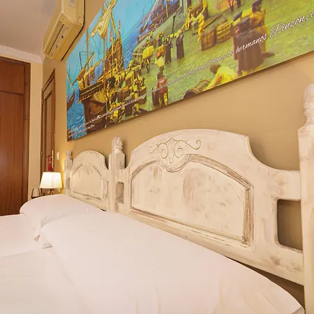 Colon Hotel *